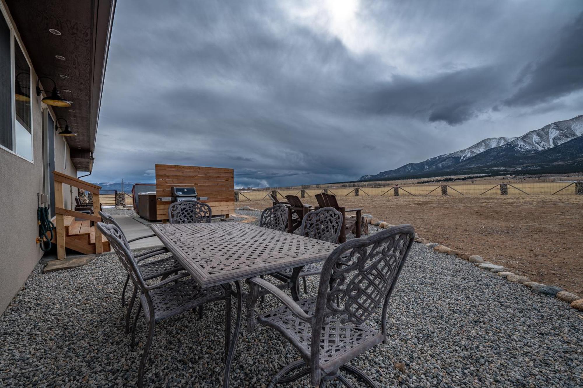 Buena Vista Mountain Retreat - Ultimate Privacy With Spa & Unbeatable Views ภายนอก รูปภาพ